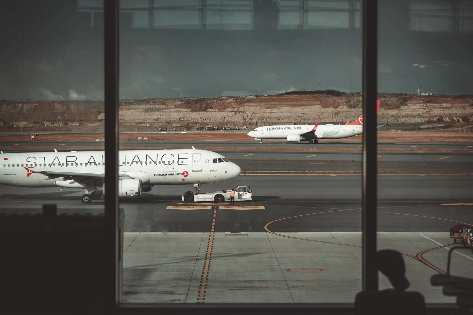 Comparing airline loyalty program earning rates and elite status tiers for major US carriers