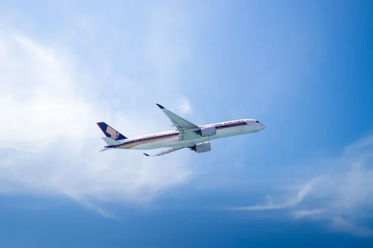 International Flight Booking Cost: What You’ll Really Pay in 2026